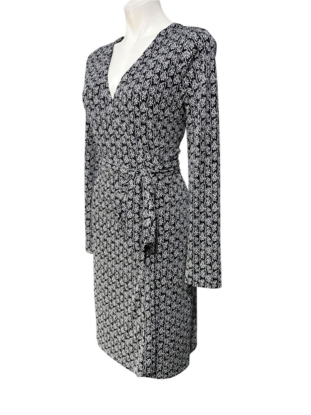 Ann Taylor wrap dress 14 dark blue/white floral long slv stretch office church - Picture 3 of 8